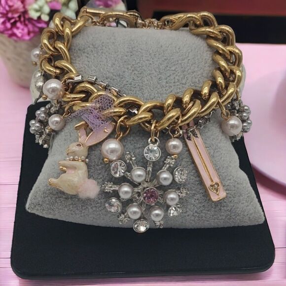 Betsey Johnson Jewelry - NEW Betsey Johnson Retro Glam Bunny Rabbit Skis Snowflake Gold Tone Bracelet